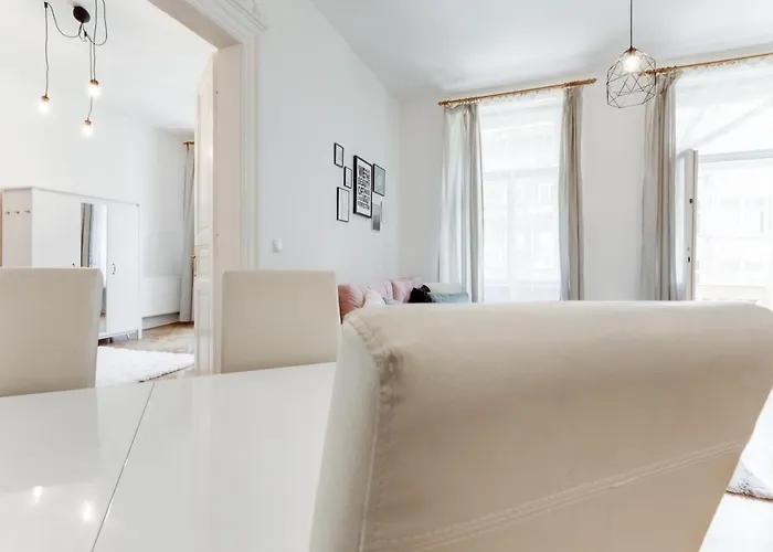 Spacious Cozy 2bds In Center - Stp4 *