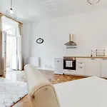 Spacious Cozy 2bds In Center - Stp4 Apartment *