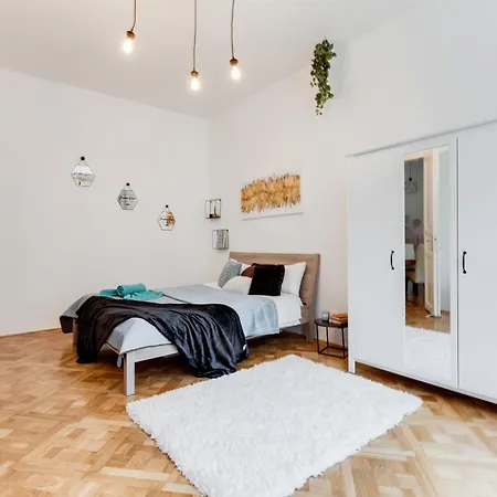 Spacious Cozy 2bds In Center - Stp4 * Πράγα